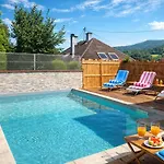 & Piscine, Sejour Cosy Et Detente Famille-amis Apartment *