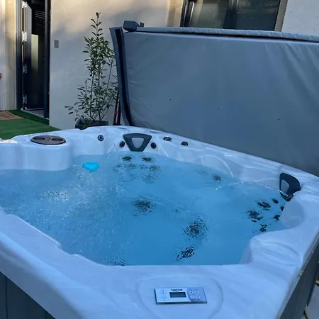 Apartment L'impasse En Famille, 2-6 Personnes Piscine Et Prives
