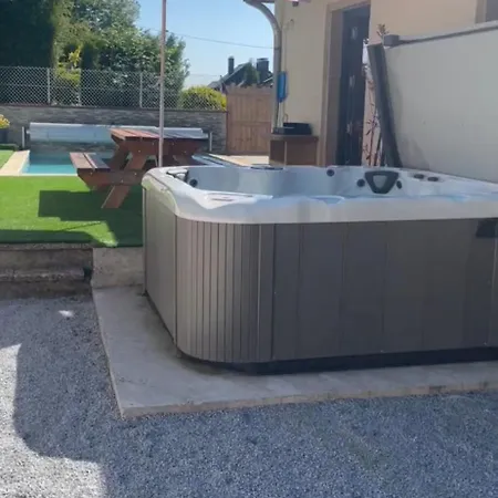 Apartment L'impasse En Famille, 2-6 Personnes Piscine Et Prives